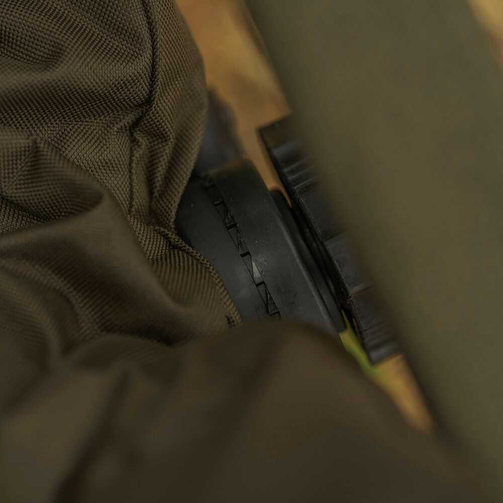 AVID CARP Benchmark LevelTech Hi-Back Recliner Chair