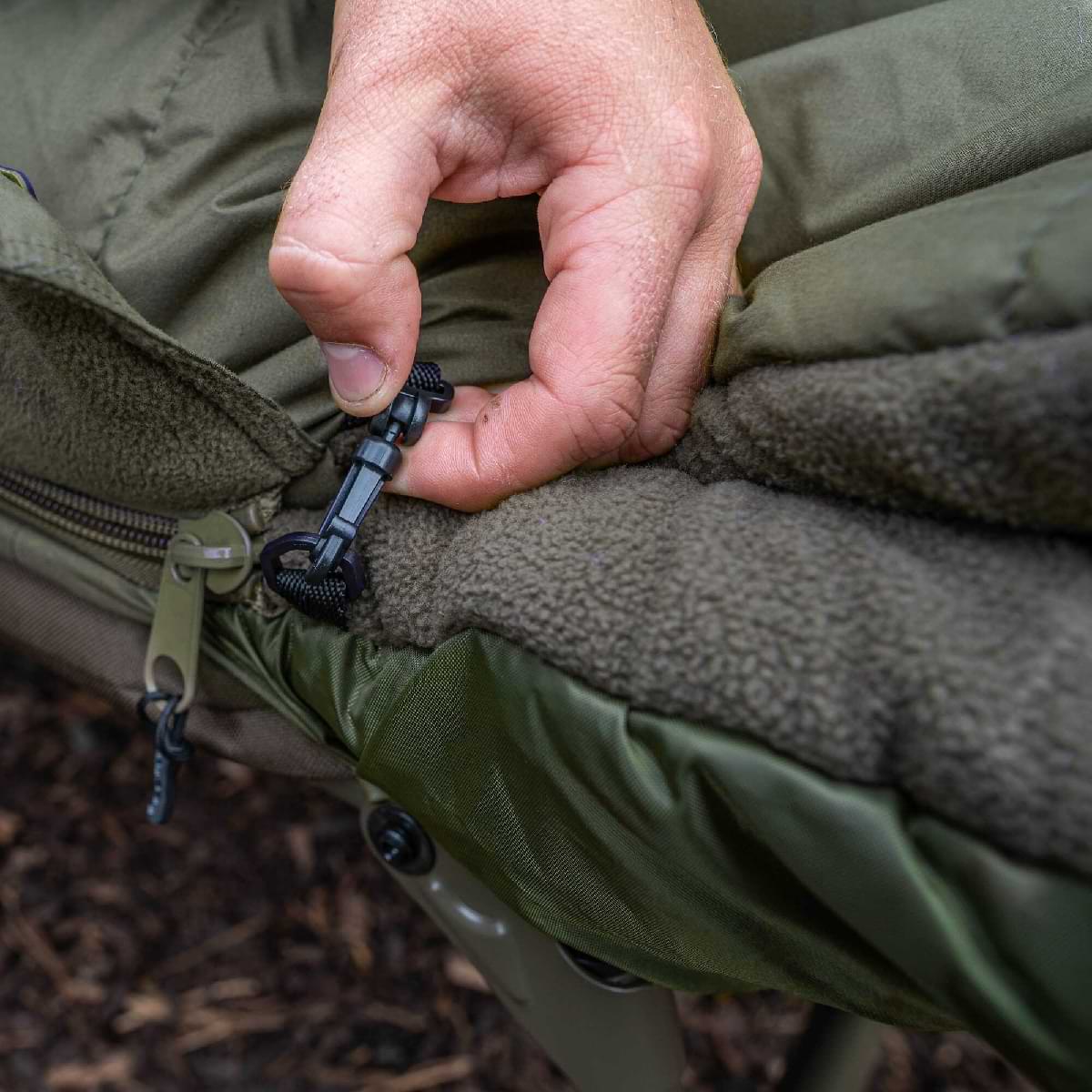 AVID CARP Benchmark ThermaTech Heated Sleeping Bags XL