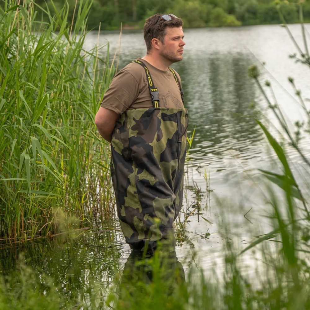 AVID CARP Distortion Camo Chest Waders