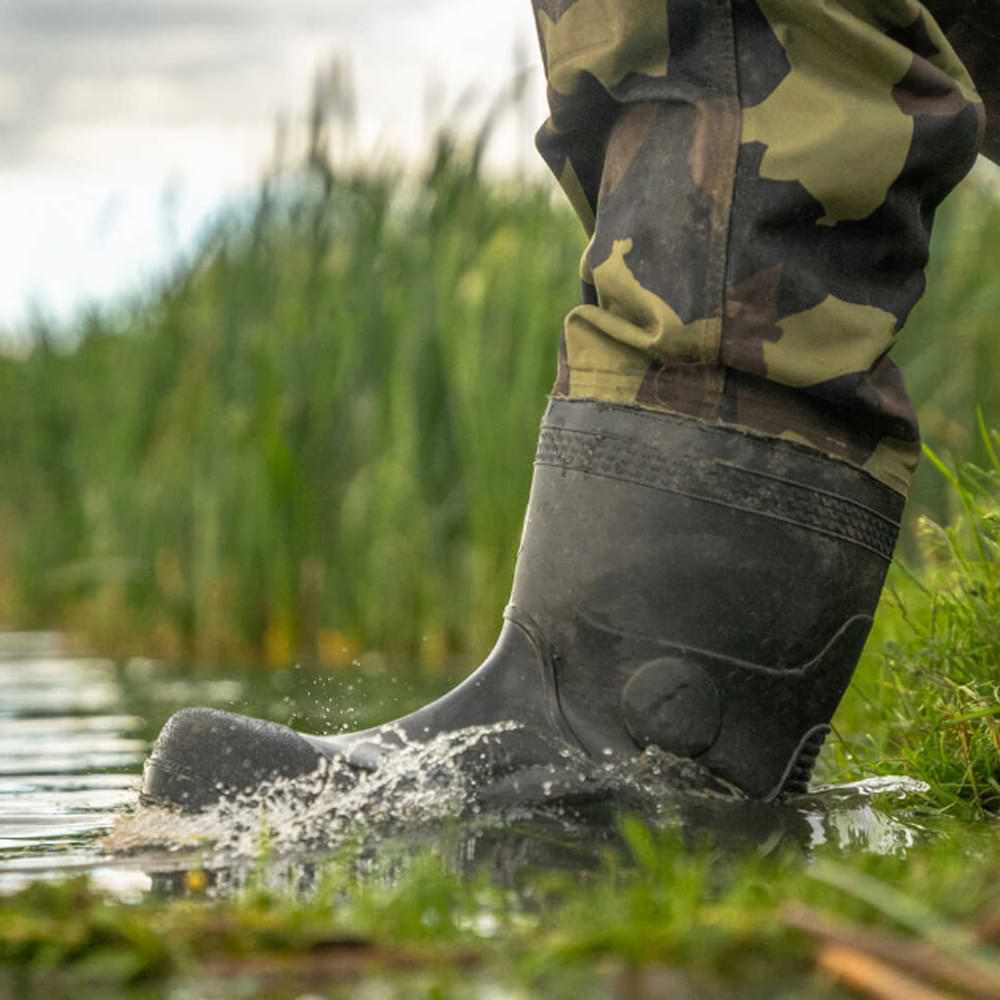 AVID CARP Distortion Camo Chest Waders