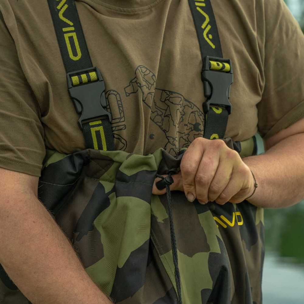 AVID CARP Distortion Camo Chest Waders