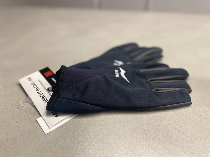 APIA Finger Cut Gloves Black