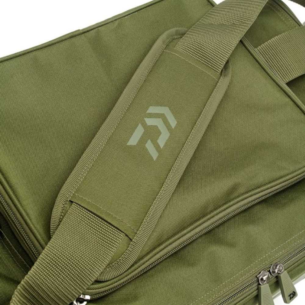 DAIWA Black Widow Compact Tackle Bag