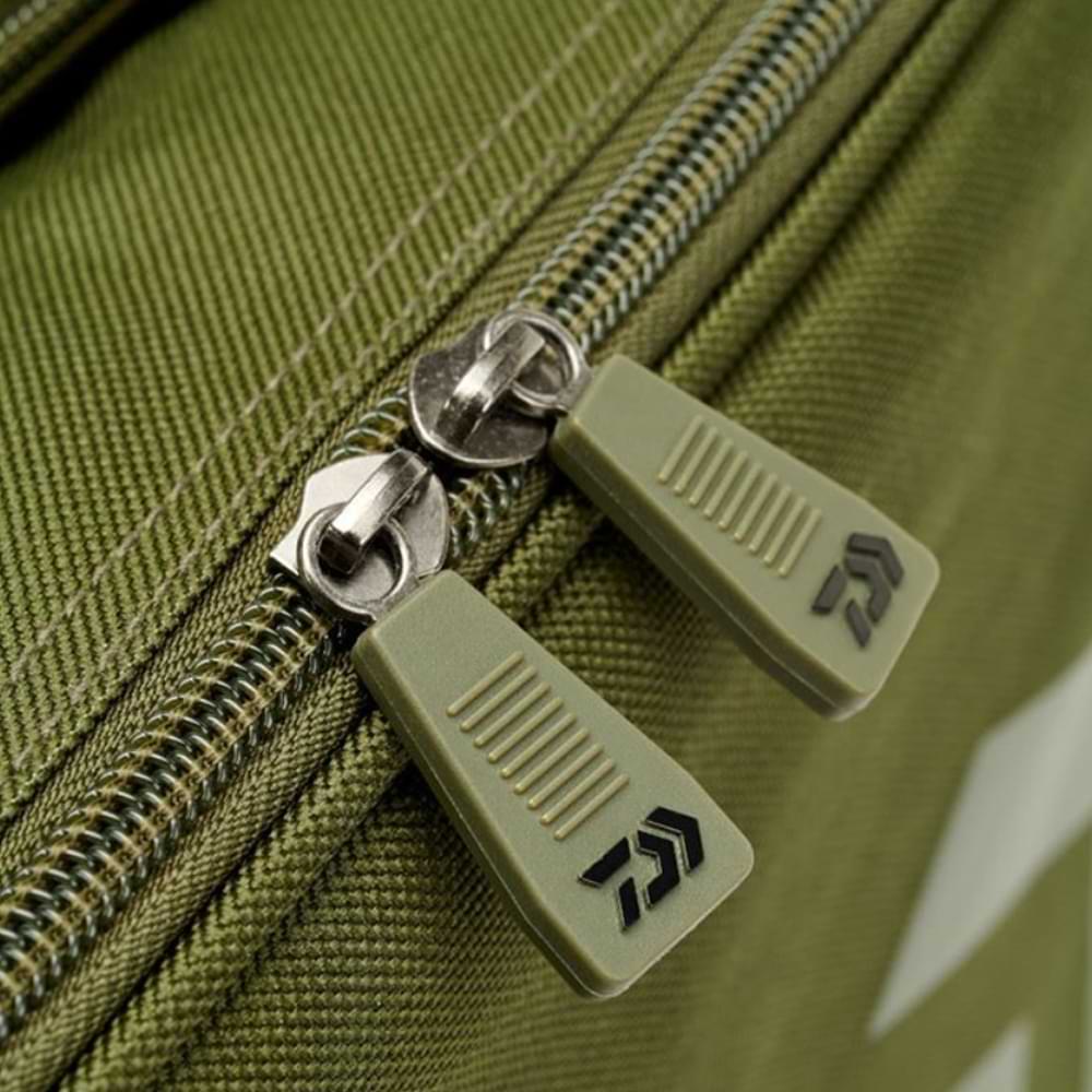 DAIWA Black Widow Compact Tackle Bag