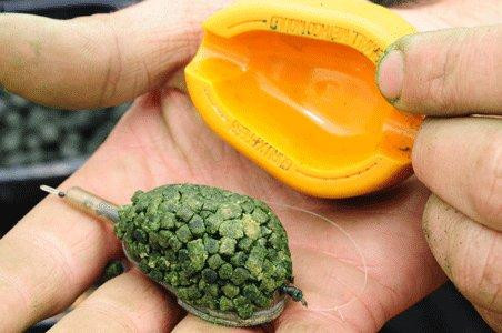 DRENNAN Flat Feeder and Mould Large