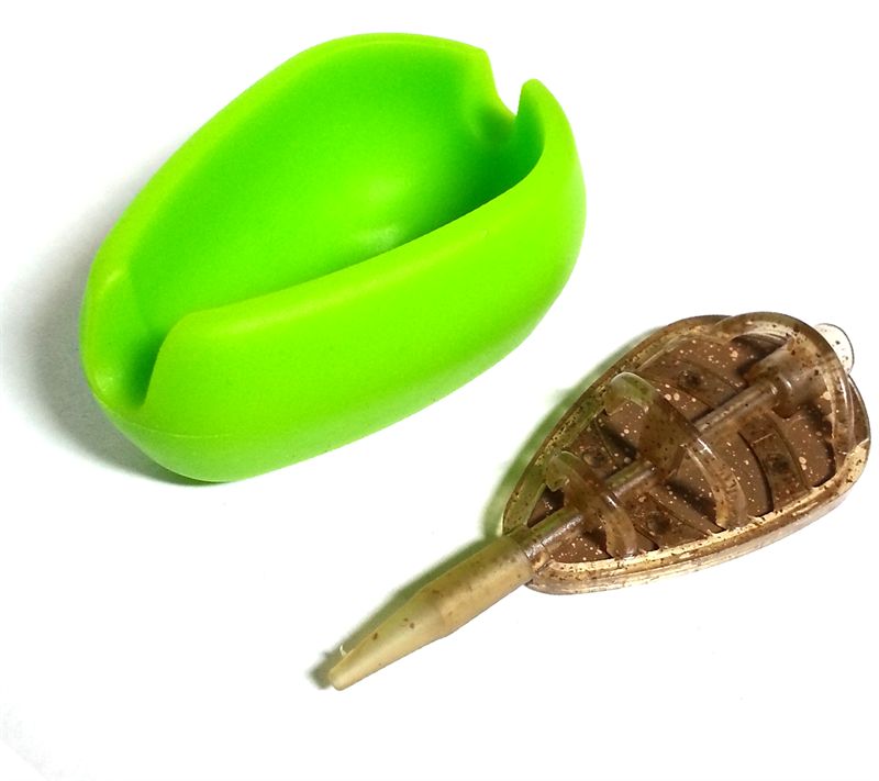 DRENNAN Flat Feeder and Mould Small