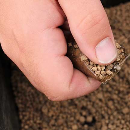 DRENNAN Pellet Feeder