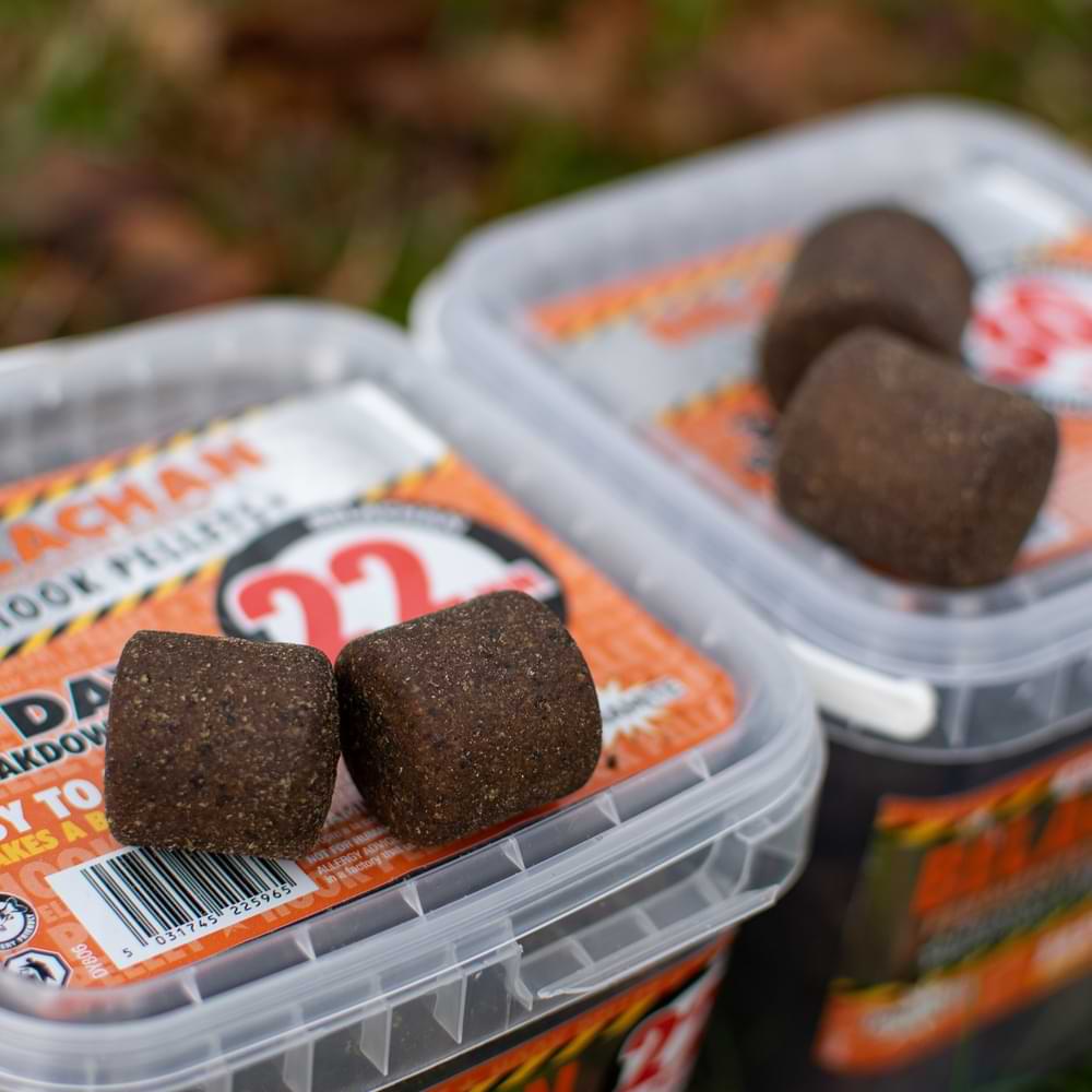 DYNAMITE BAITS Belachan Catfish Hook Pellets 22mm & 30mm 