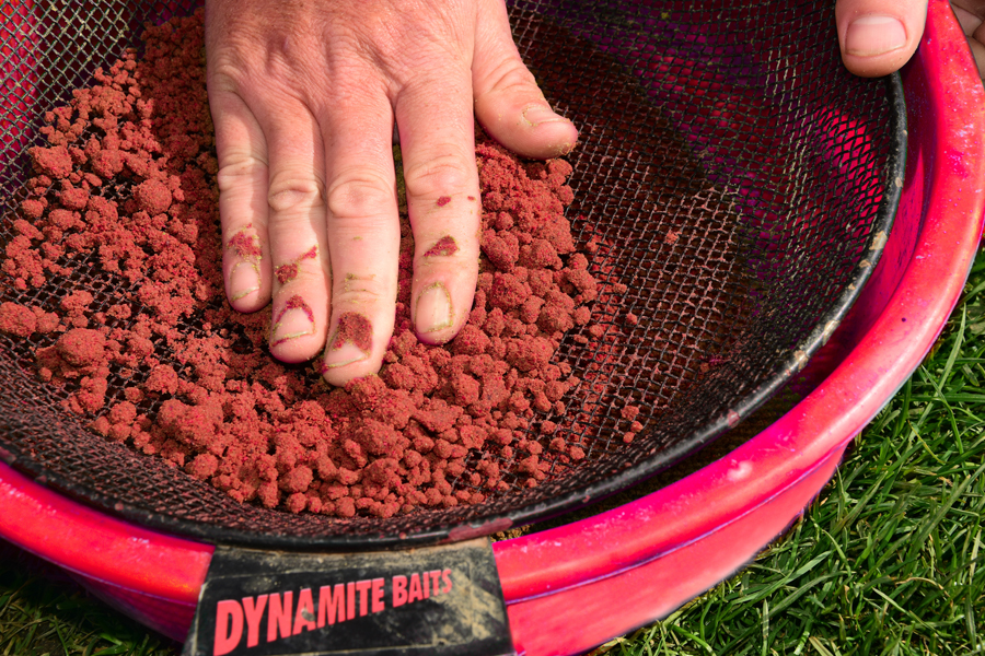 DYNAMITE BAITS Swim Stim Red Krill Groundbait 900g