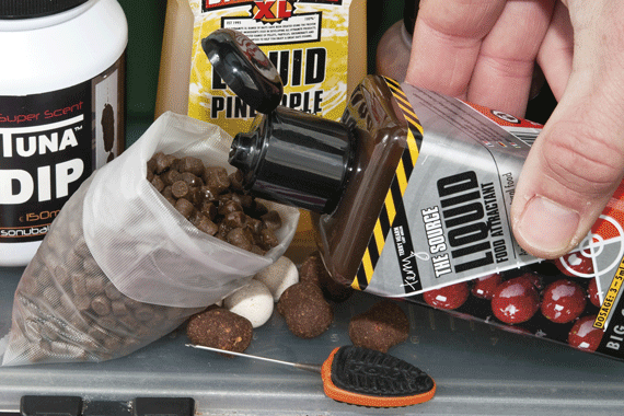 DYNAMITE BAITS The Source Liquid Attractant