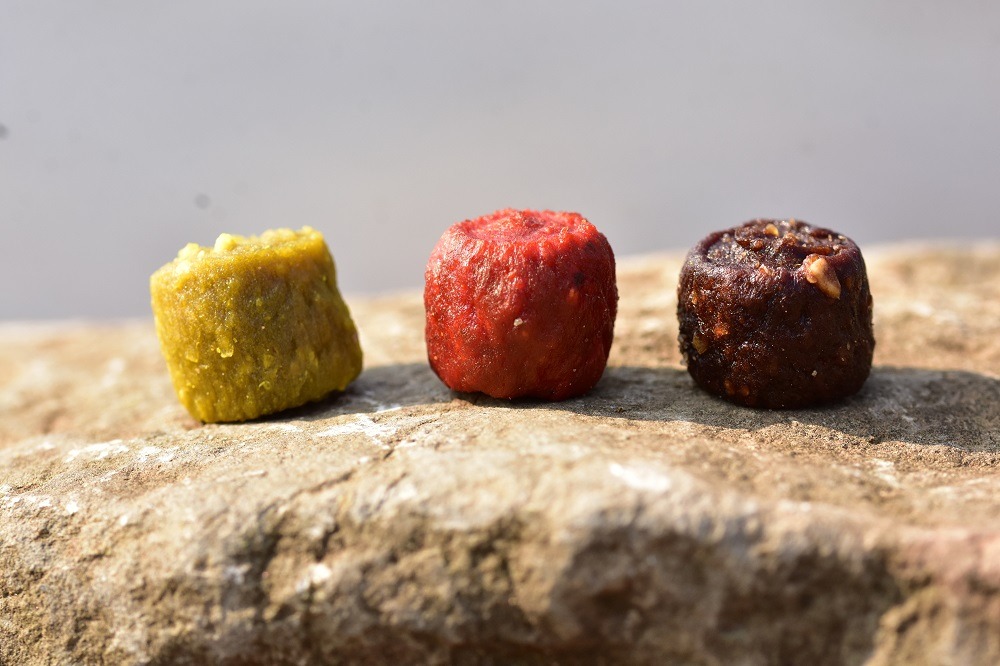 DYNAMITE BAITS Big Fish River Durable Hook Pellets 12mm – Cheese and Garlic