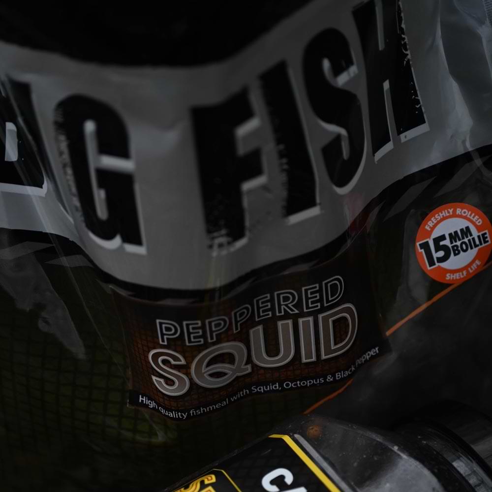 DYNAMITE BAITS Peppered Squid Boilies 15mm 1.8kg