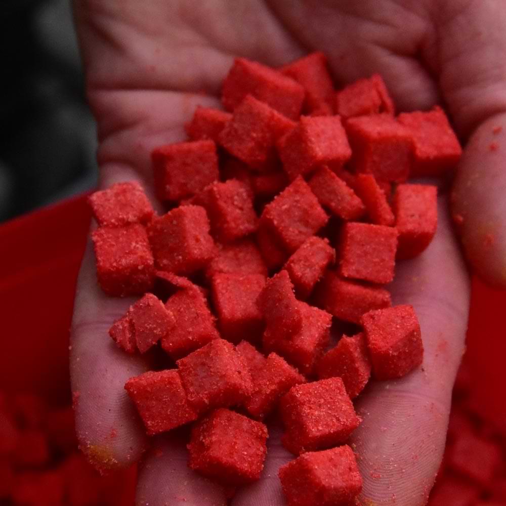 DYNAMITE BAITS Shake N Catch Colour And Flavour Enhancer Krill Red 