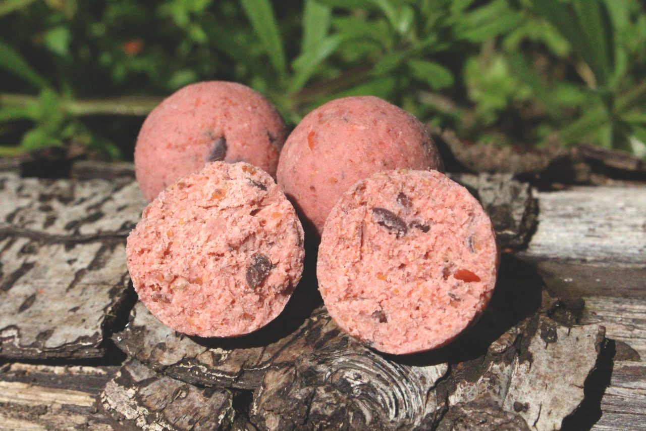 DYNAMITE BAITS Monster Tiger Nut Red-Amo Boilies