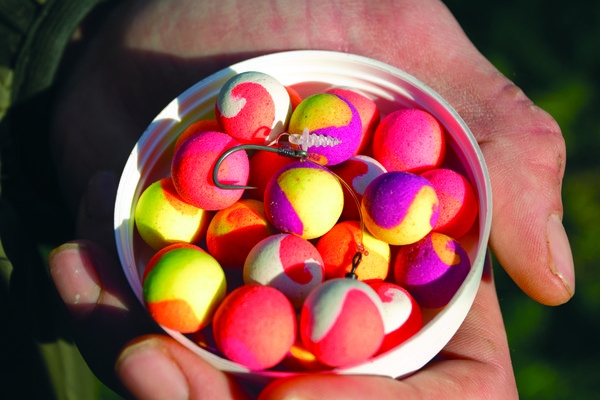 DYNAMITE BAITS Two Tone Pop Up Tutti Frutti Pineapple