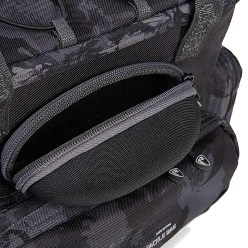 FOX RAGЕ Voyager Camo Medium Tackle Bag