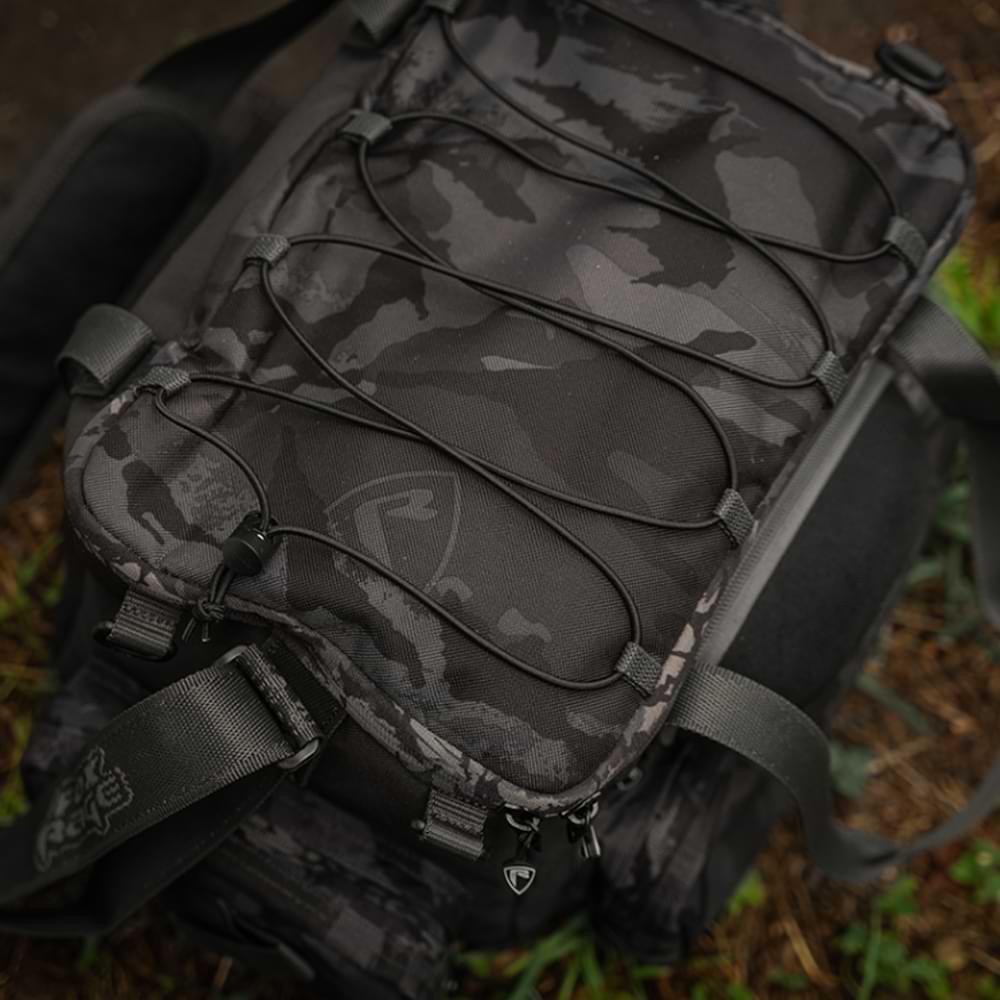 FOX RAGЕ Voyager Camo Medium Tackle Bag