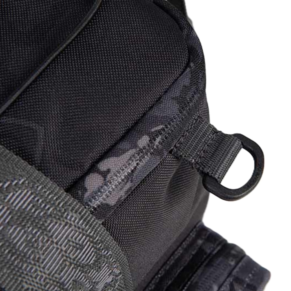 FOX RAGЕ Voyager Camo Medium Tackle Bag