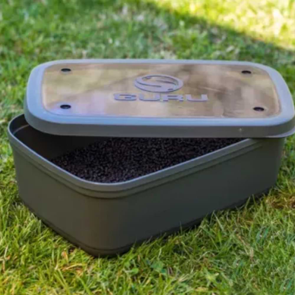 GURU Bait Box Solid Lid (Green) 5.3 pint 