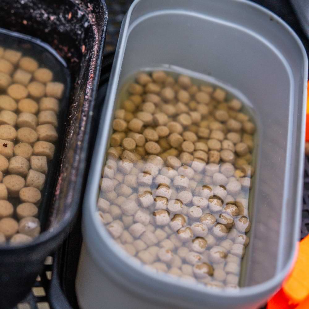 GURU Conti Bait Box 1.1 Pint Grey