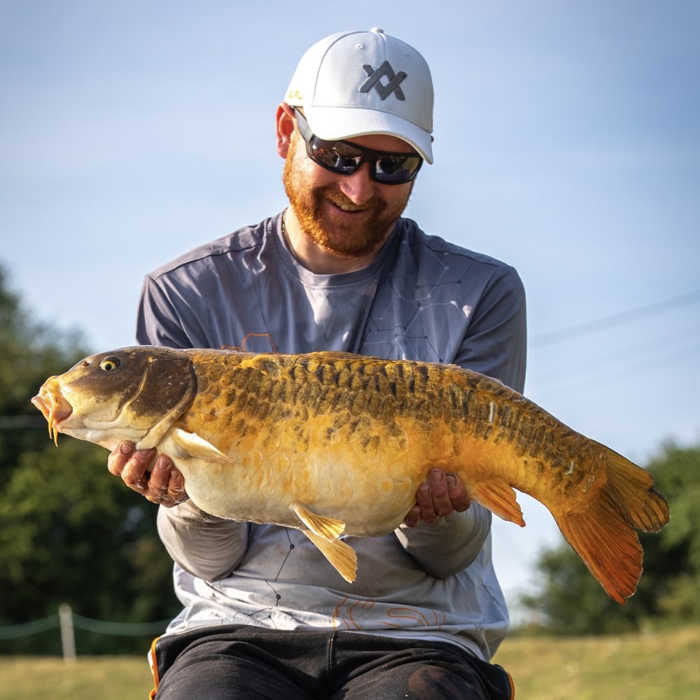 GURU White Aventus Cap