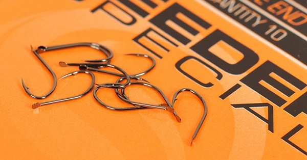 GURU LWGF Feeder Special Barbed