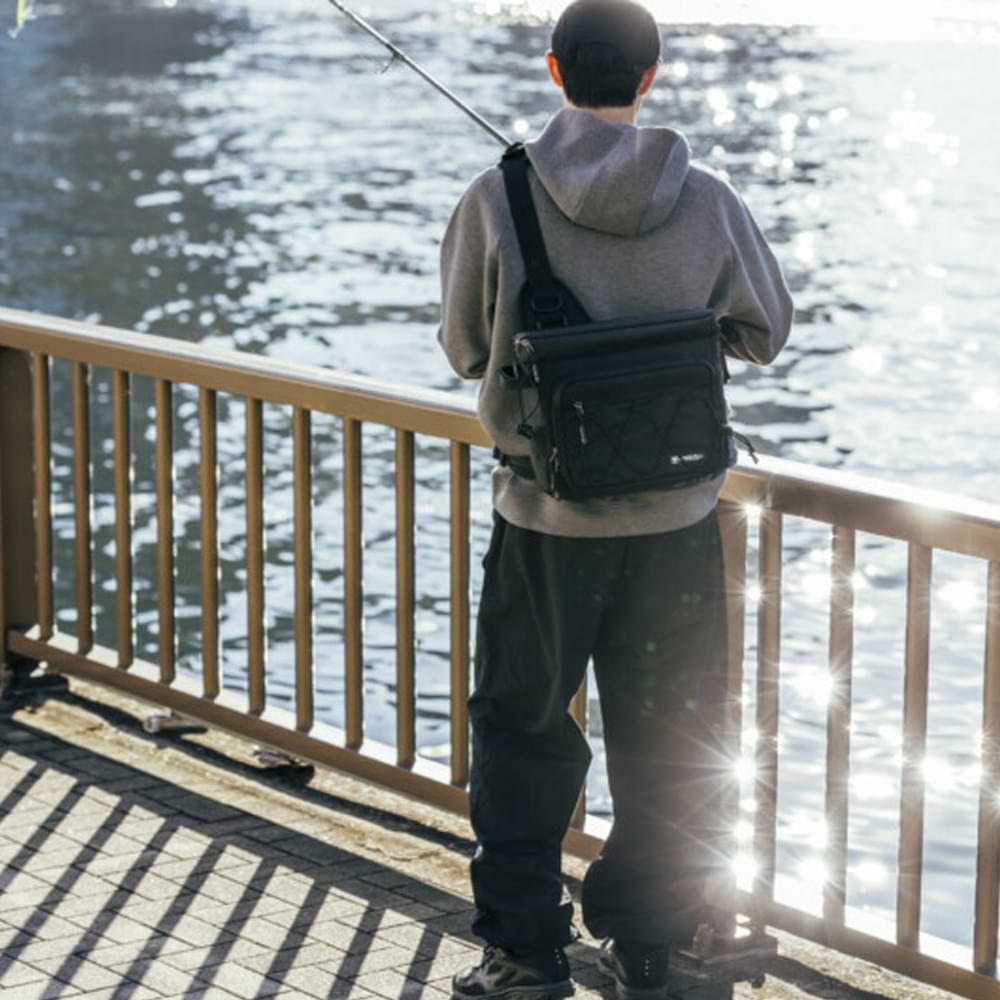 JACKALL Shore Gamer Bag - Black