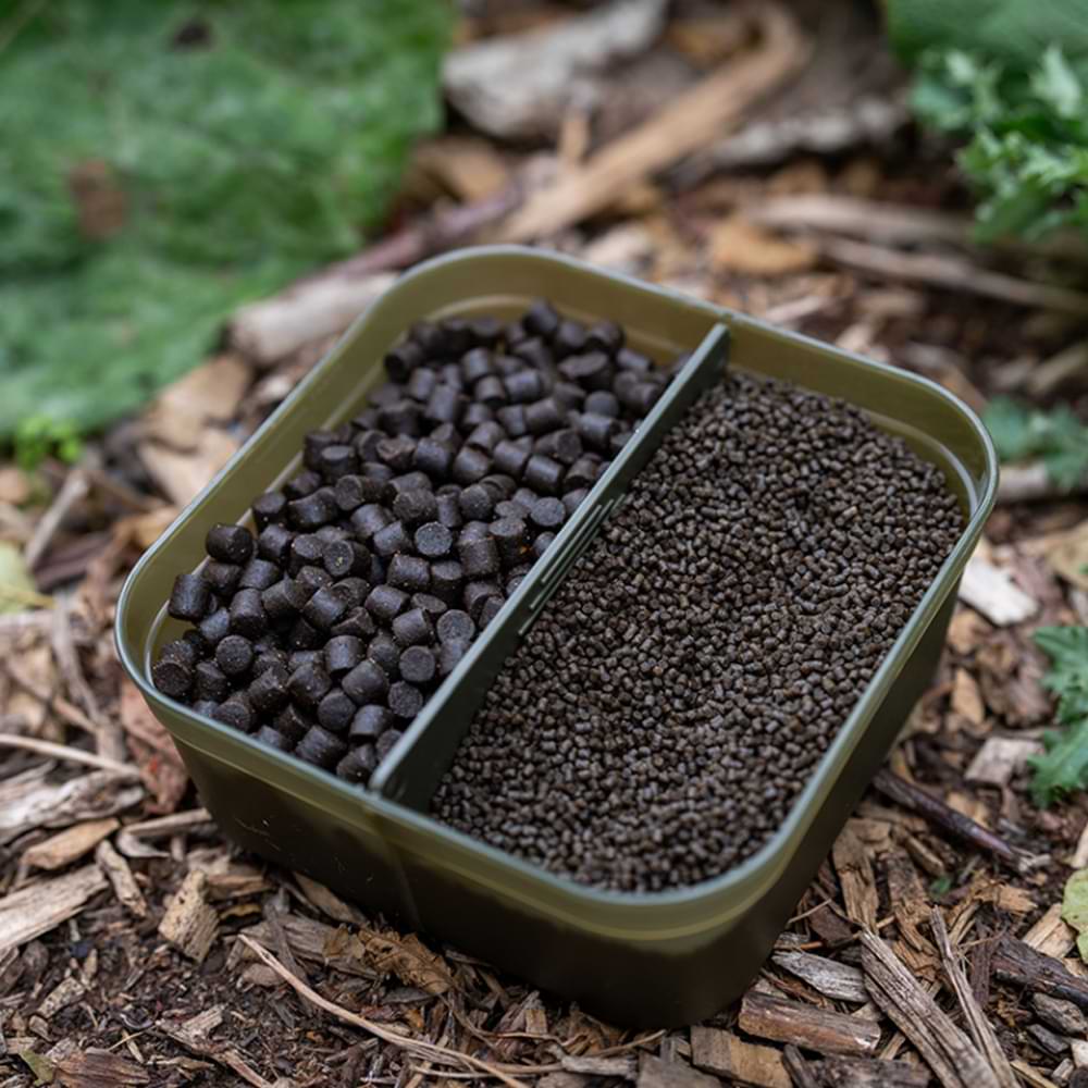 KORUM Divided Bait Tub - 2Pt/1.13L