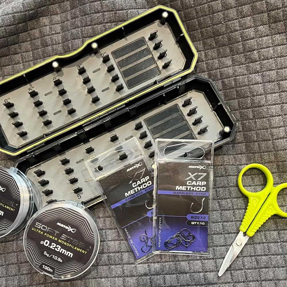 MATRIX X7 Carp method Barbless Eyed