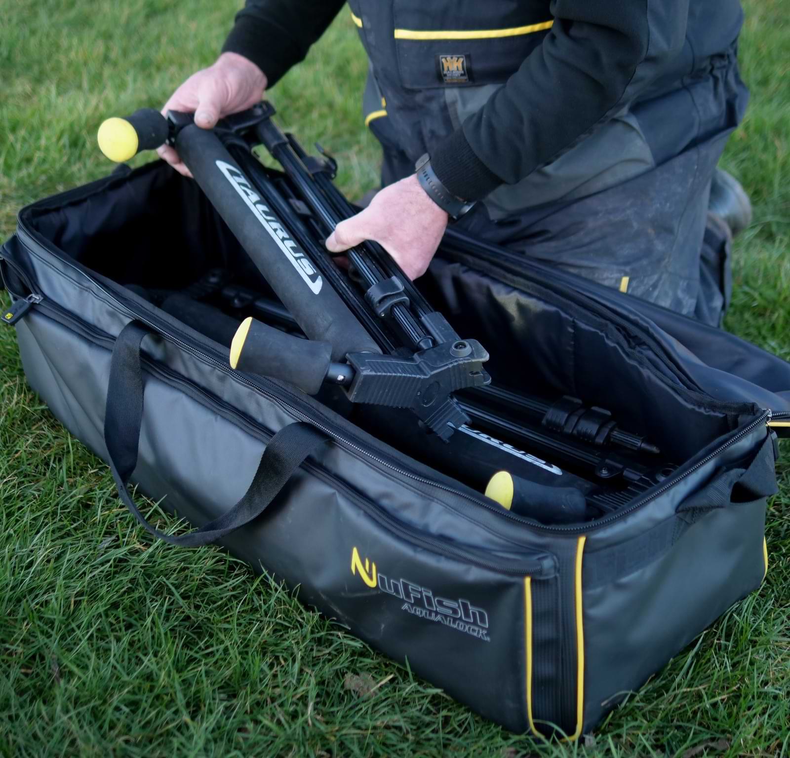 NUFISH Aqualock Roller and Accessory Bag 87cm