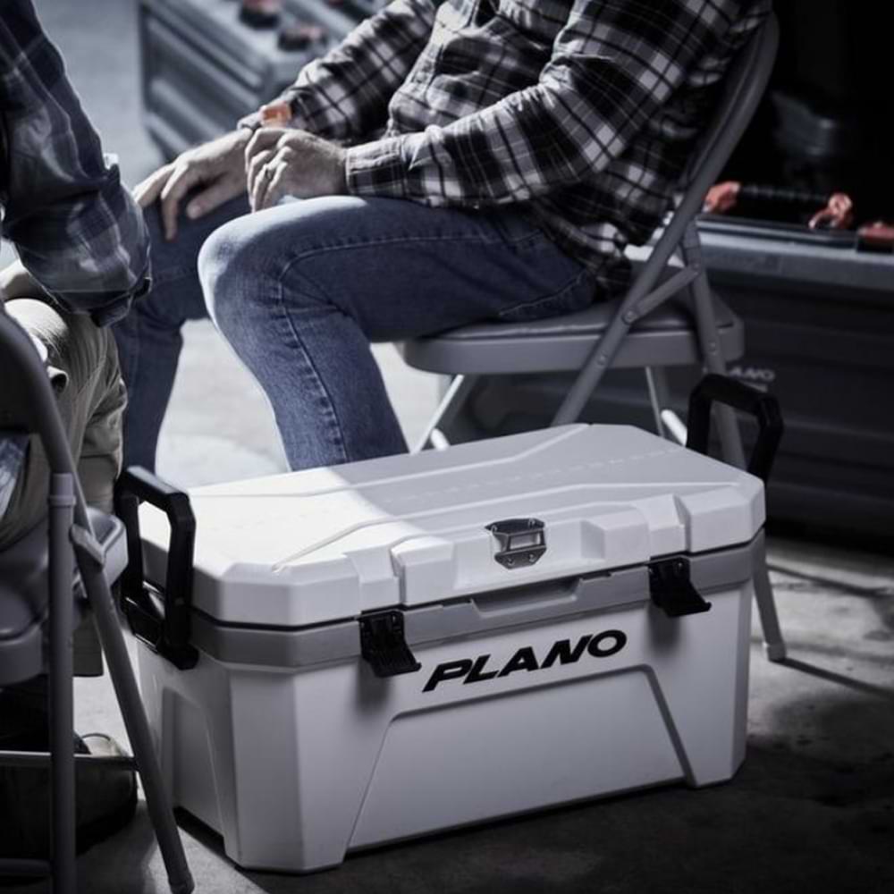 PLANO Cooler 32QT White Ecom