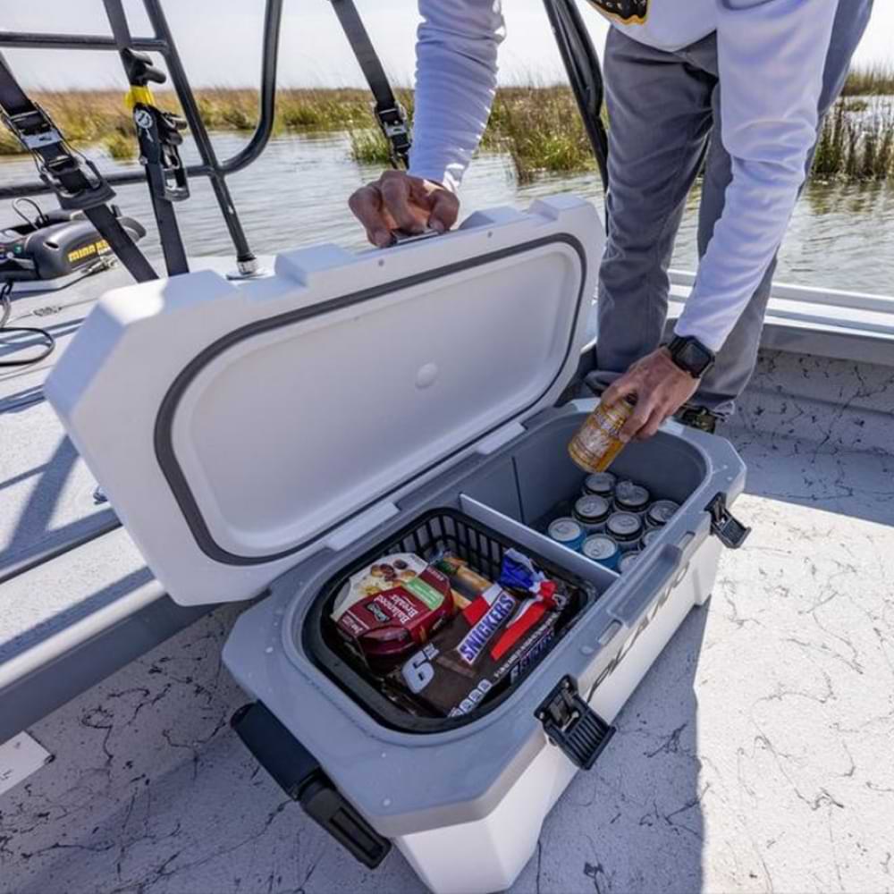 PLANO Cooler 32QT White Ecom