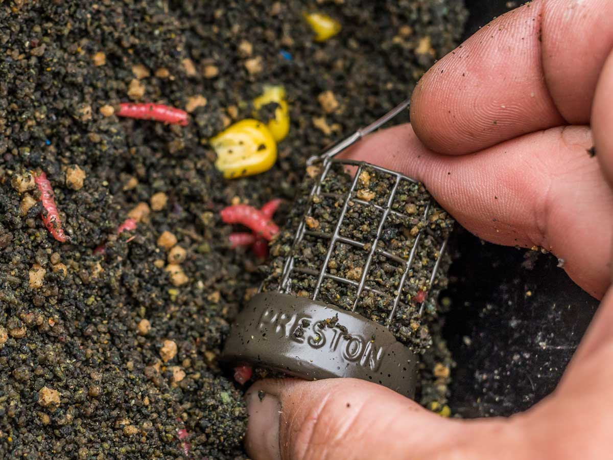 PRESTON Dinstance Cage Feeder New - Small