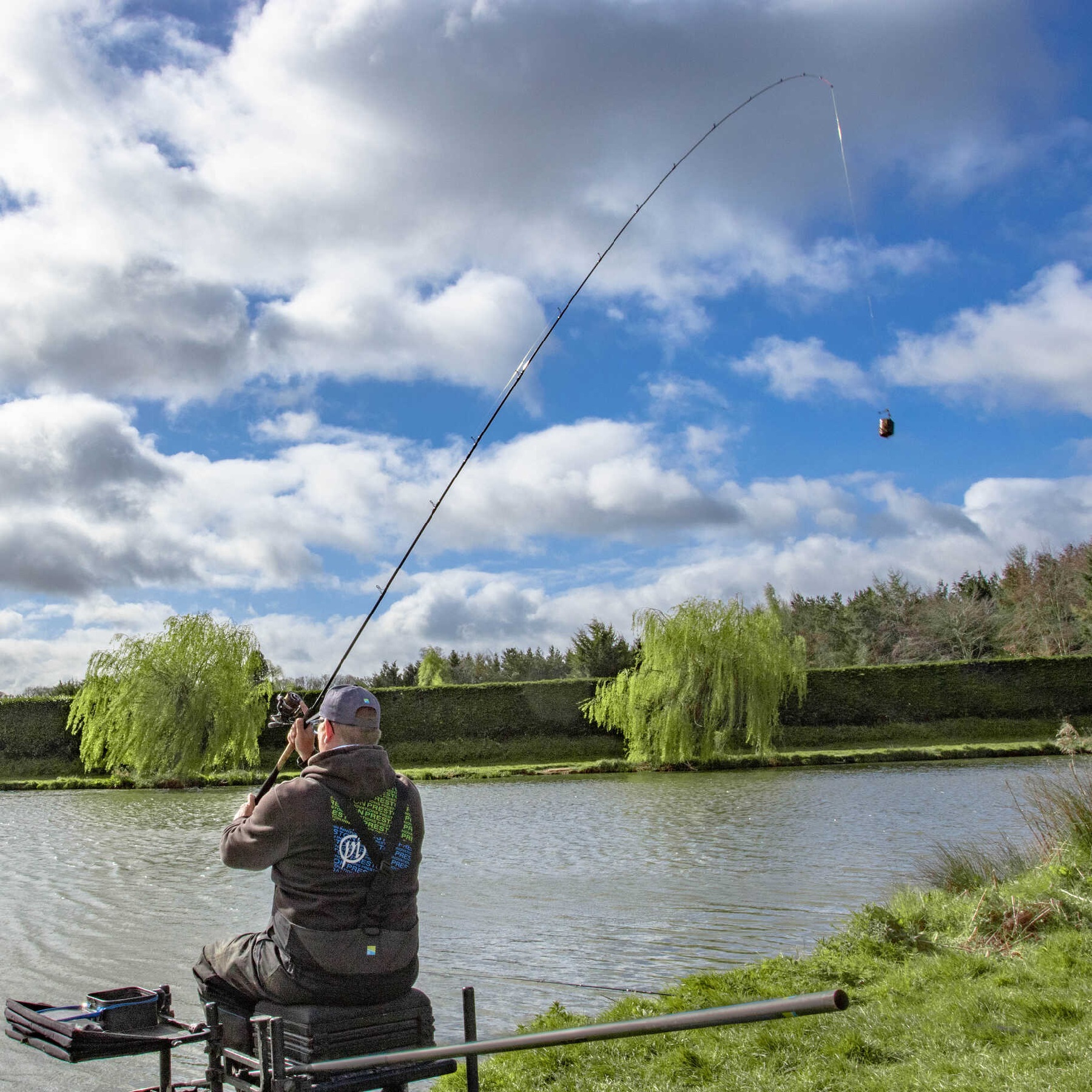 PRESTON Hexmesh Plastic Open End Feeder - Medium