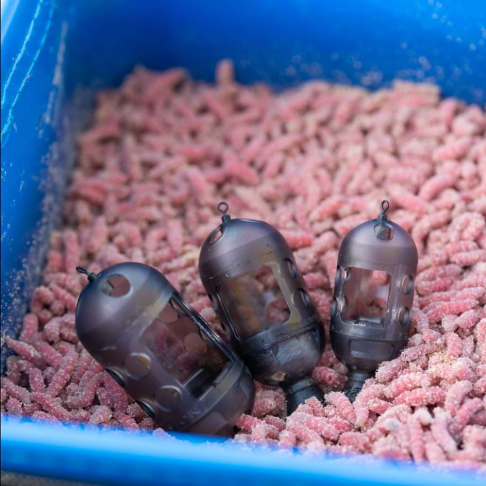 PRESTON Carp Maggot Feeder - Small