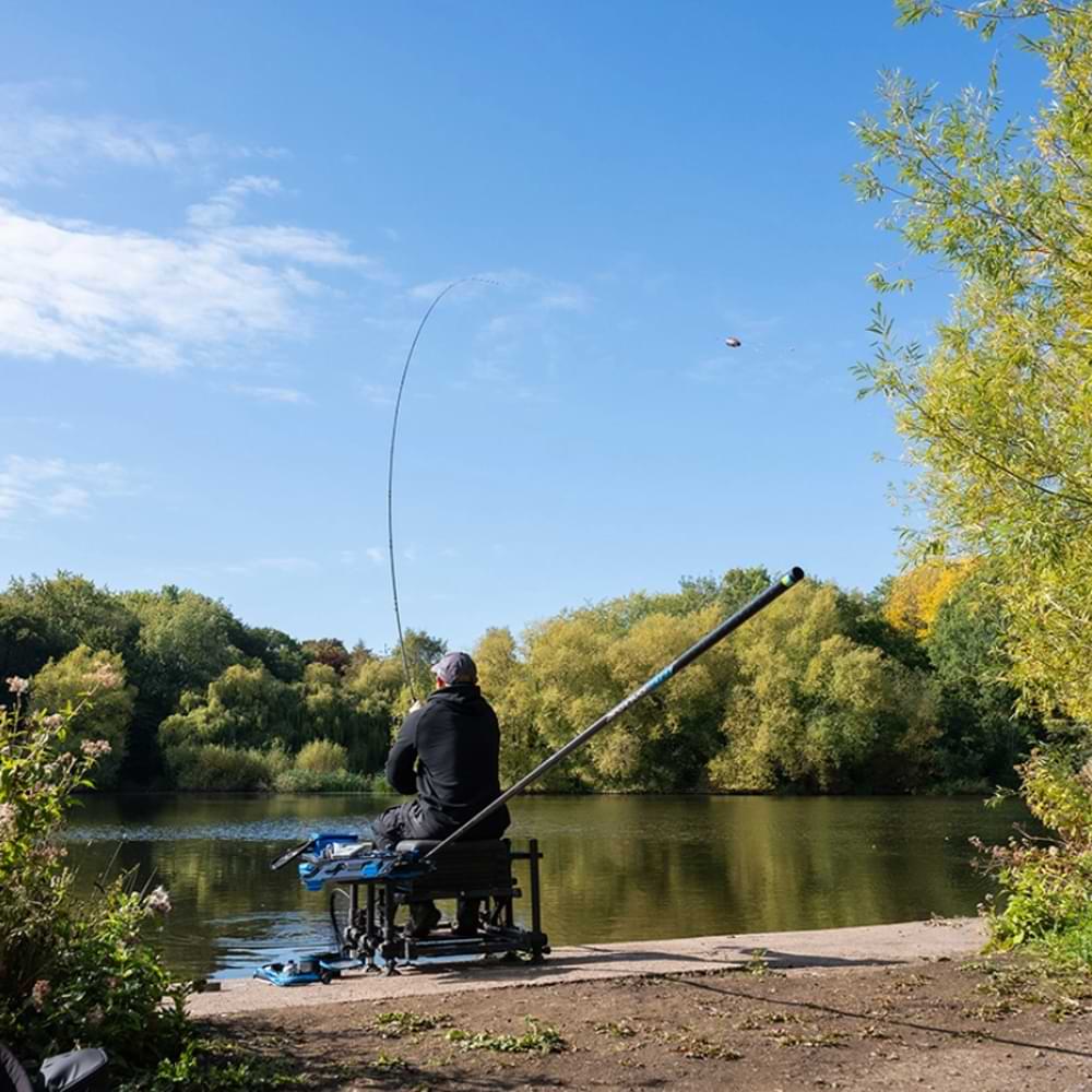 PRESTON Carp Maggot Feeder - Small