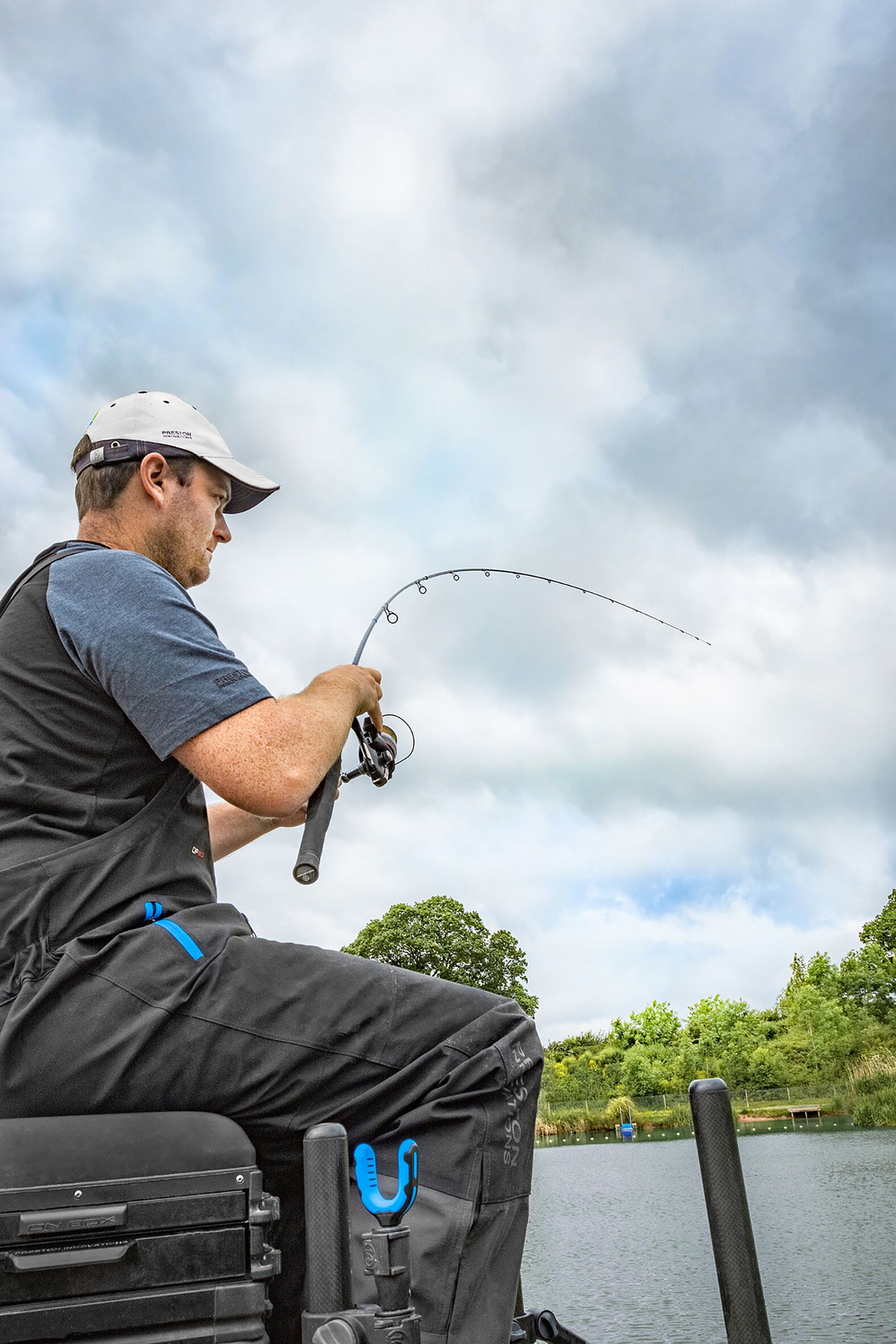 PRESTON Monster X 9ft Carp Feeder