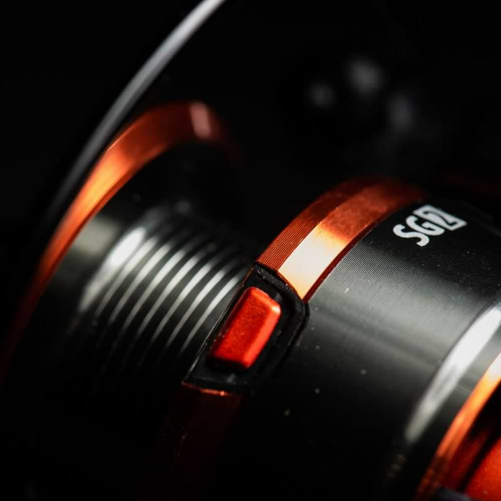 SAVAGE GEAR SG2 4000H FD and Graphite Spare Spool