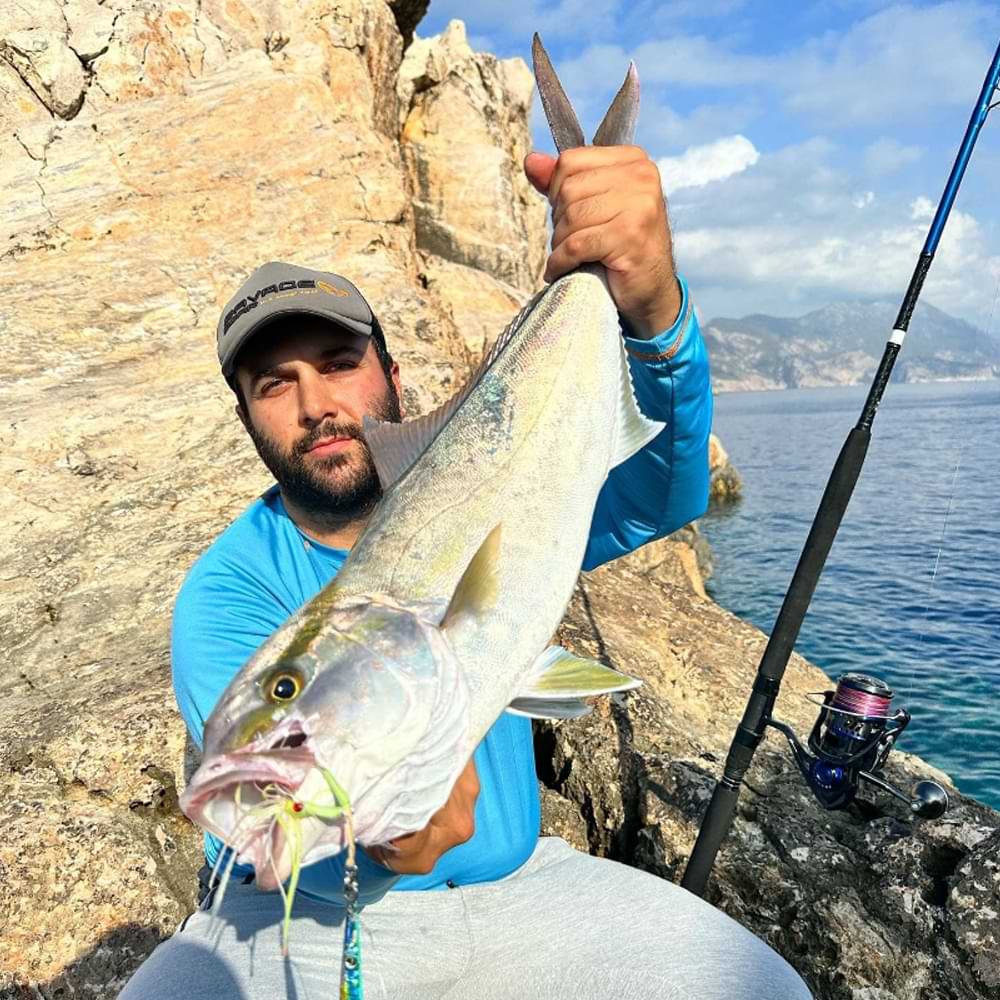 SAVAGE GEAR SGS2 Shore Jigging 3.05m MF 30-100g MH