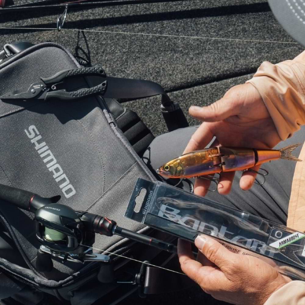 SHIMANO Tackle Bag Medium