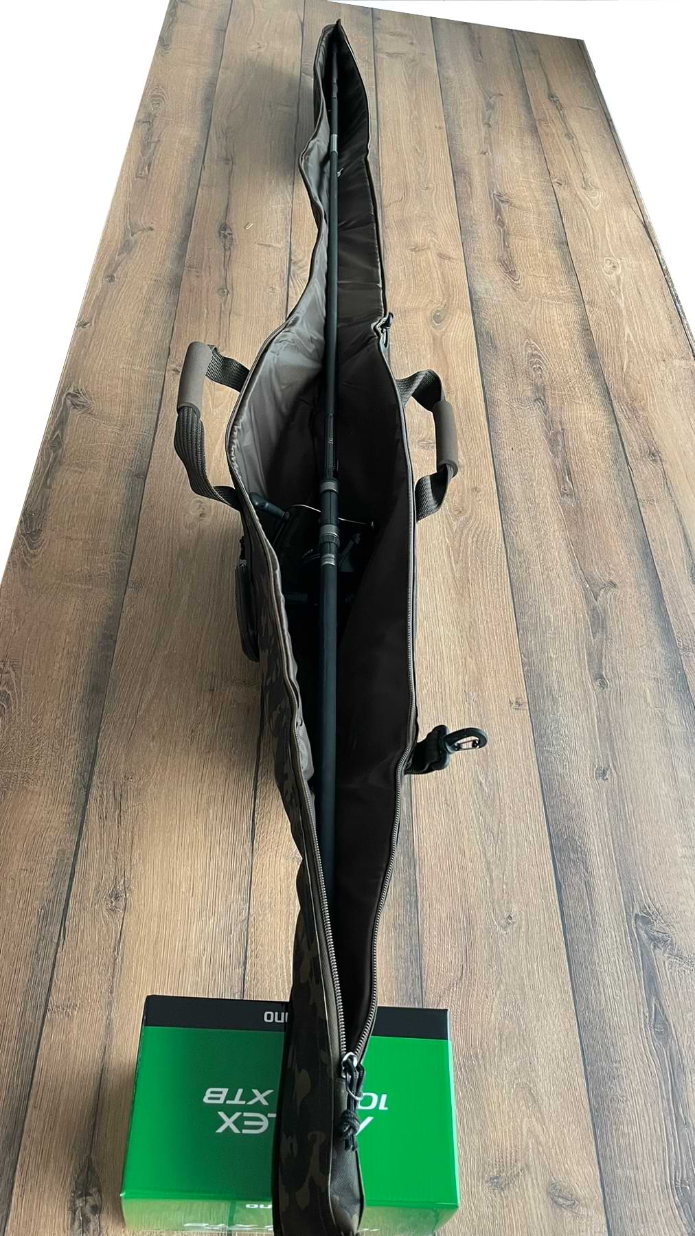 SHIMANO Trench 13ft Padded Rod Sleeve